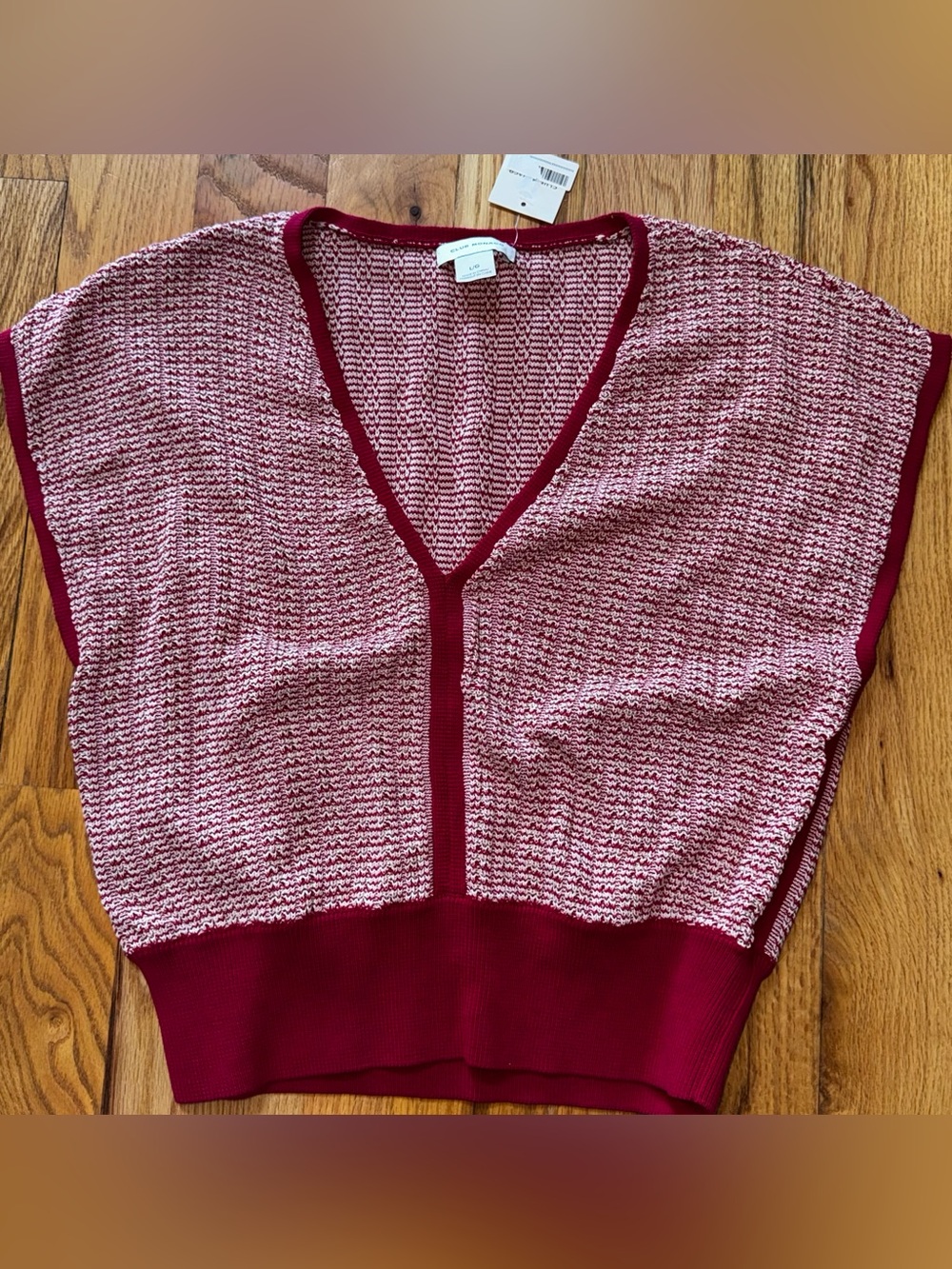 Club Monaco V-Neck Sweater Vest- Red, Pink, White size Large